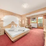 Hotel Alpenhotel Tirolerhof 4*