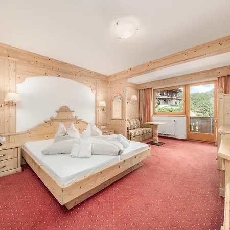 Hotel Alpenhotel Tirolerhof 4*