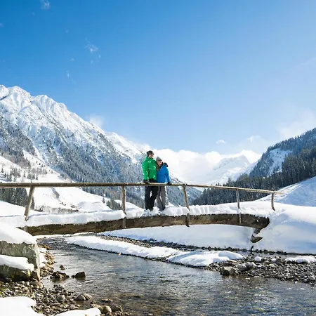 Alpenhotel Tirolerhof فندق جيرلوس