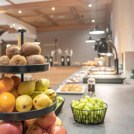 Alpenhotel Tirolerhof فندق جيرلوس