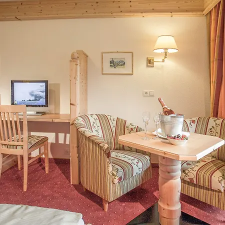 Hotel Alpenhotel Tirolerhof 4*