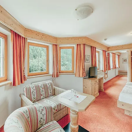 Alpenhotel Tirolerhof Hotell 4*