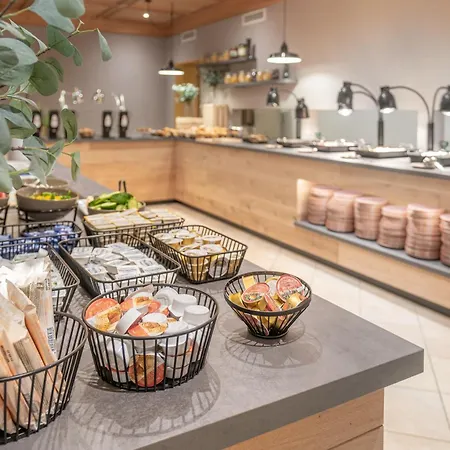 Alpenhotel Tirolerhof Otel 4*